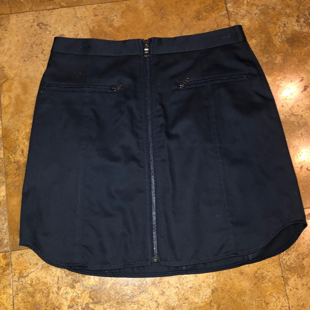 NWT BCBGMaxazria Size S Navy Front Zip Up Skirt